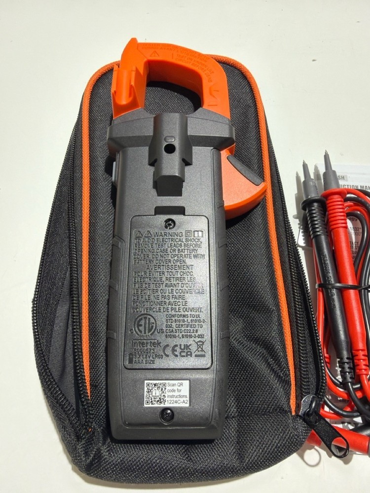 KLEIN TOOLS CL810 MULTIMETER IN CASE (P32010628)