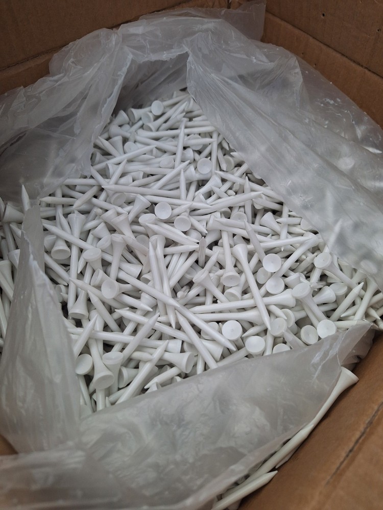 200 2 3/4" Plastic Tees