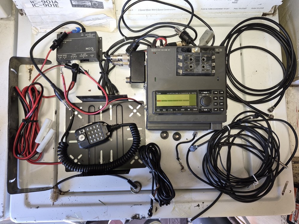 Icom IC901A UHF VHF Multiband Ham Radio. Complete Setup Includes Duplexer