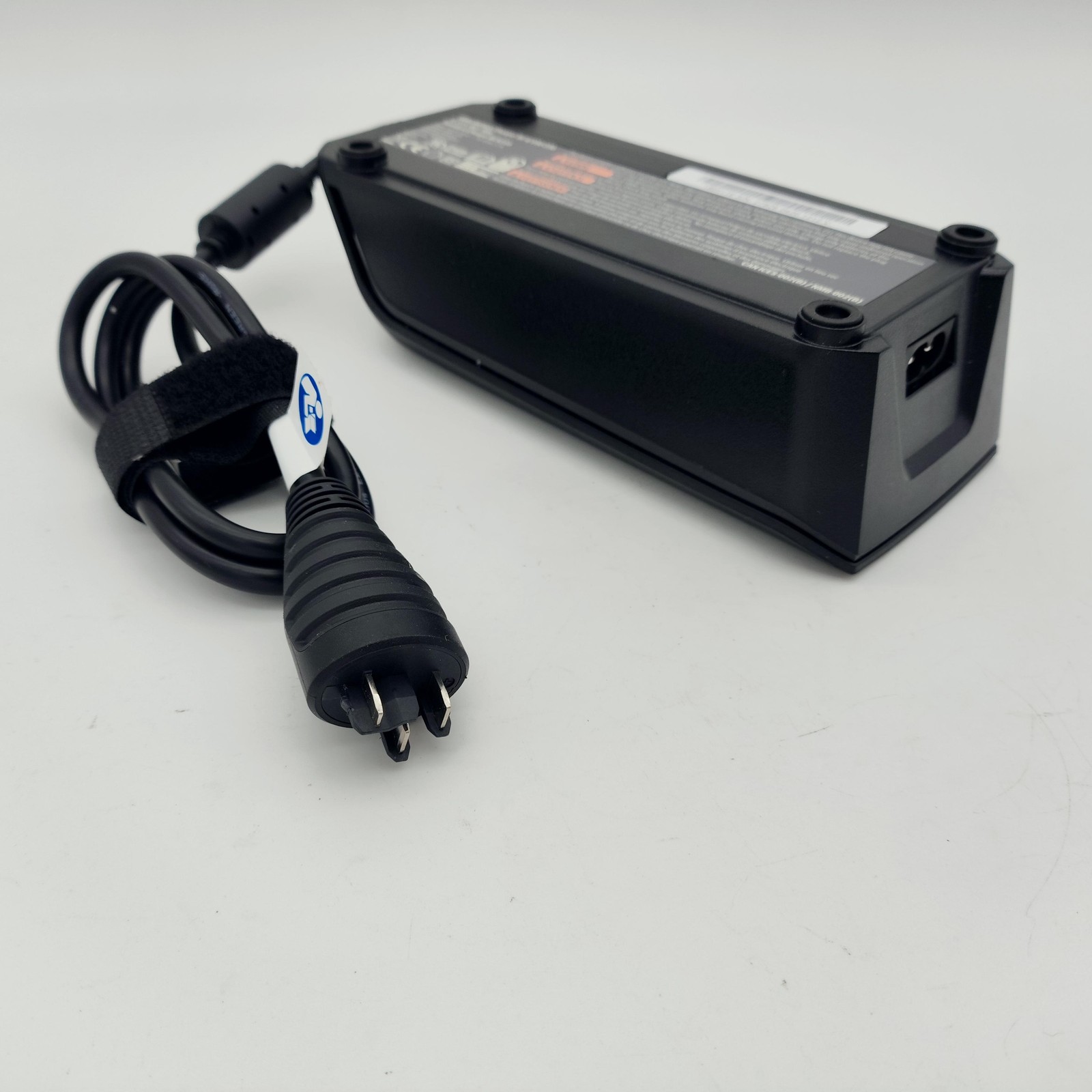 Bosch 4A 36V Standard Charger 100-230V, ((BCS210) system) for Bosch