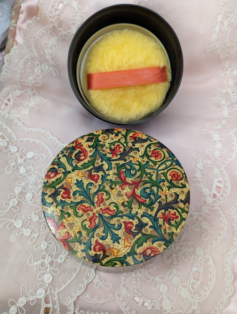 Seven Winds Dusting Powder With Fleur De Lis Style Keepsake Box
