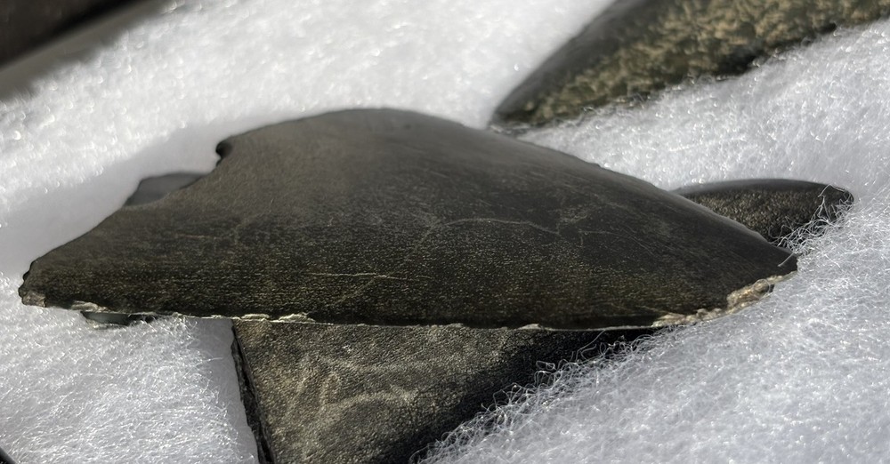 5 Stone Artifacts Biface Prehistoric Projectile Points, Scraper Basalt/Chert