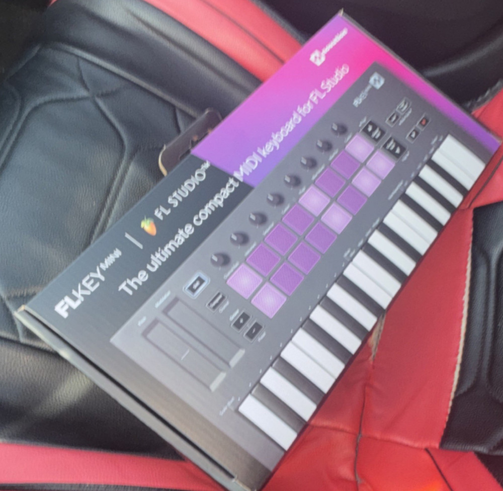 Novation FLkey Mini 25-Key MIDI Keyboard Controller Pad Triggers USB