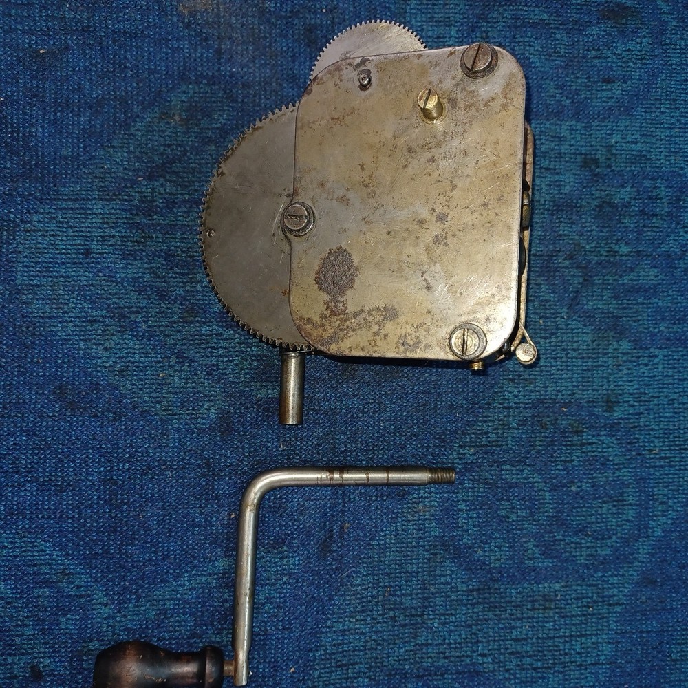 PHONOGRAPH SINGLE SPRING MOTOR***MOTOR REBUILT***UNKNOWN BRAND