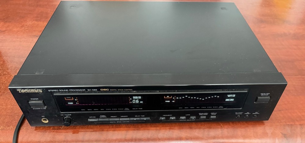 TECHNICS SH-E85 Vintage Stereo Graphic Digital Equalizer 1991 - Top Range!