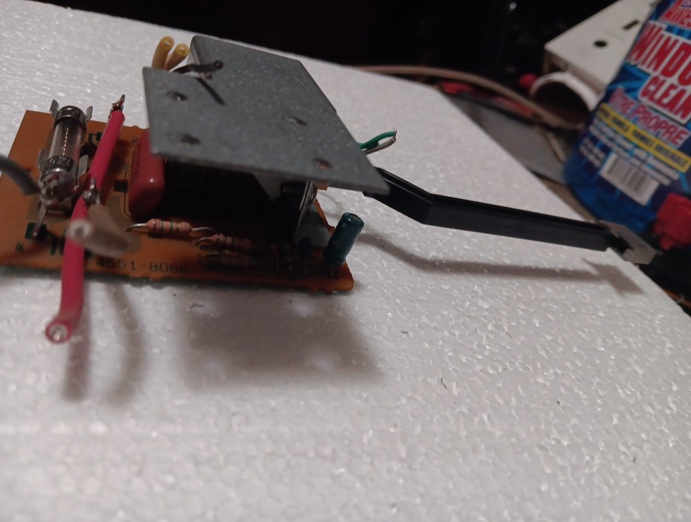 HARMAN KARDON HK 690i Power Switch