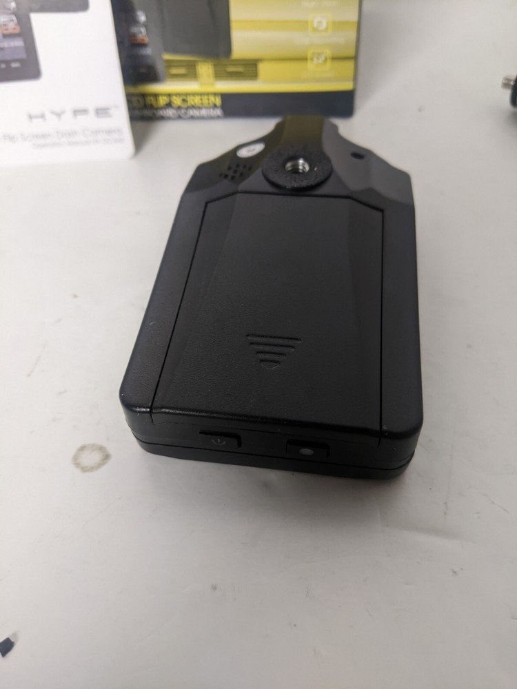 HYPE LCD flip screen dashboard camera 720 p. LCD Screen 2.4"