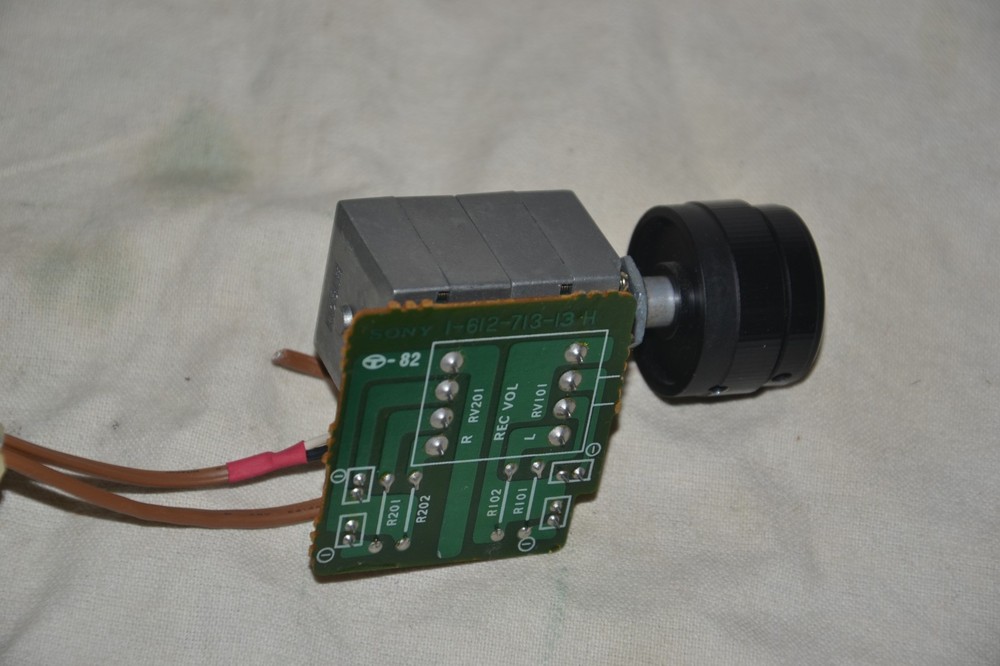 Sony PCM-501ES Digital Audio Processor Record Level potentiometer & knob