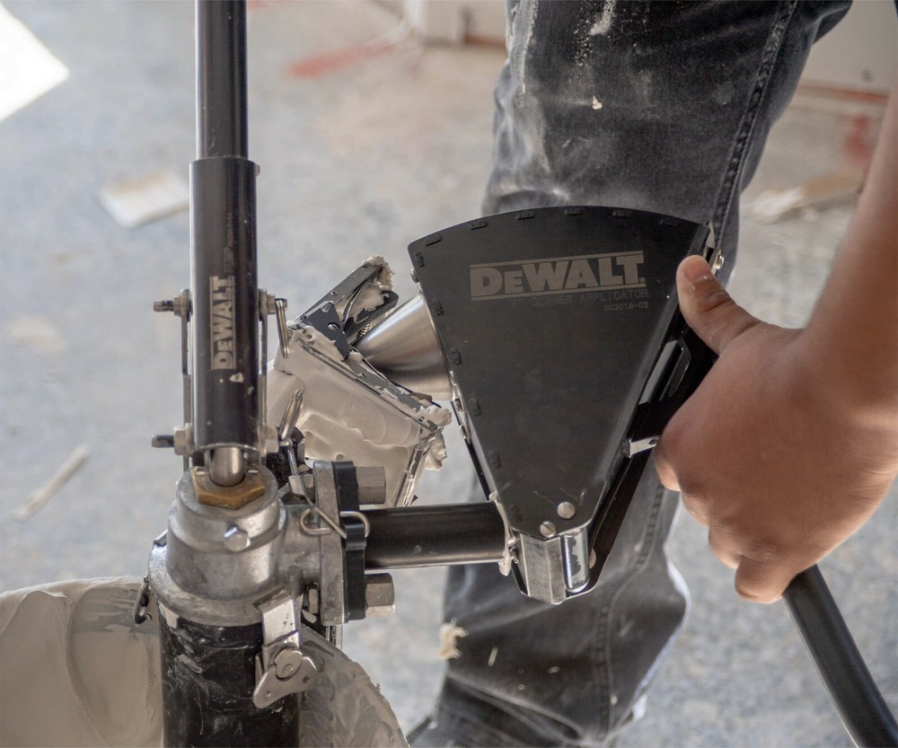 DEWALT Drywall 7" Corner Compound Applicator | DXTT-2-701R