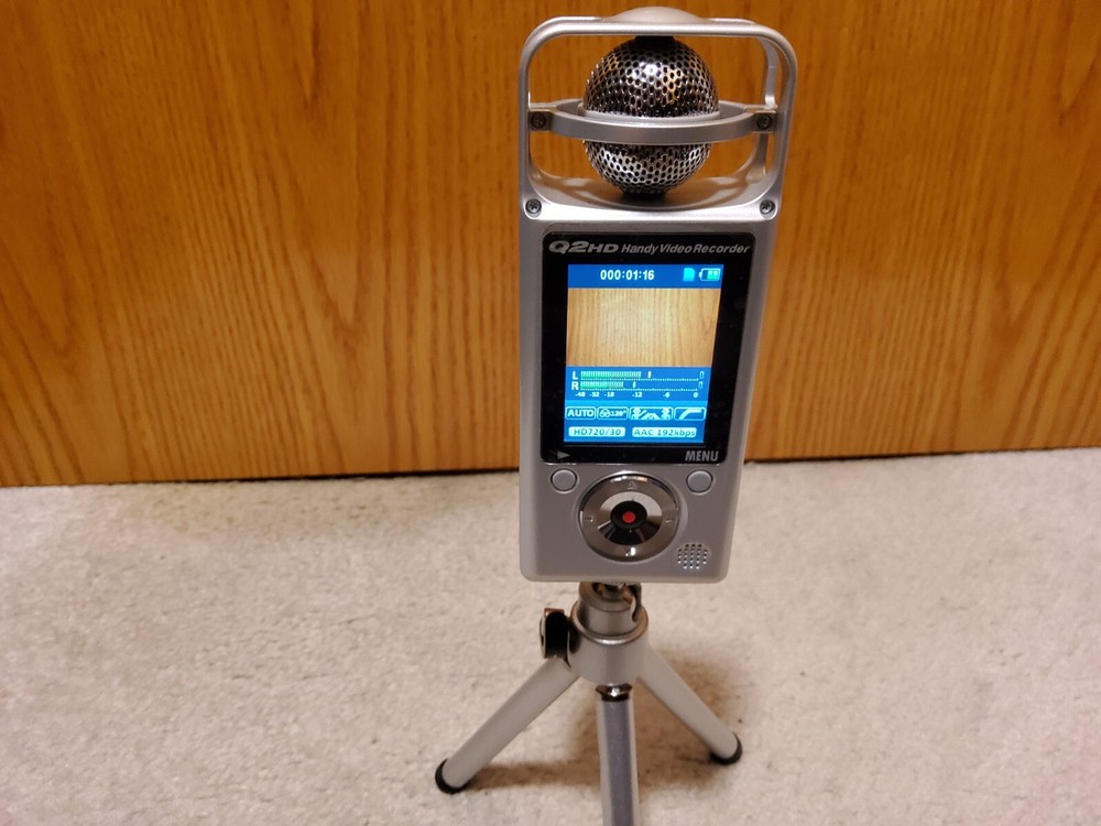 Zoom Q2HD Video Recorder Bundle with Complete Accessory Pack Tested