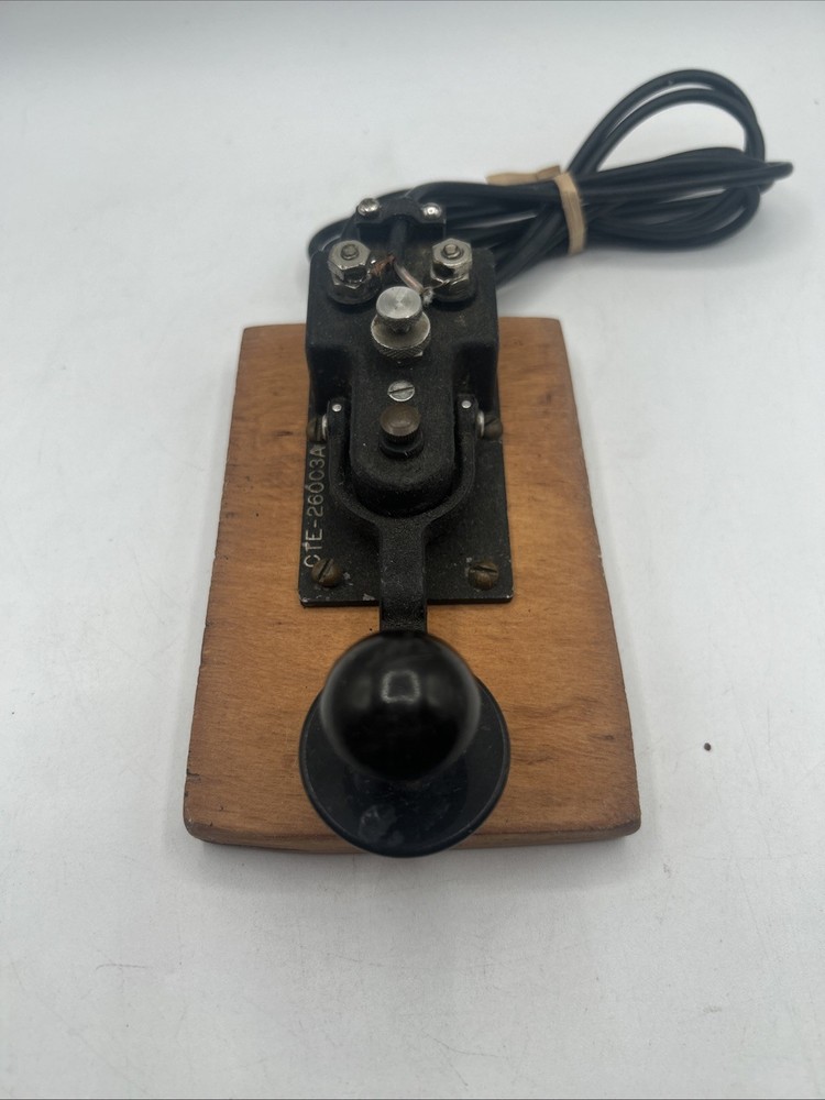 Vintage Telegraph / Morse Code Key - Wood Base - Marked CTE 2600 3A -Tested