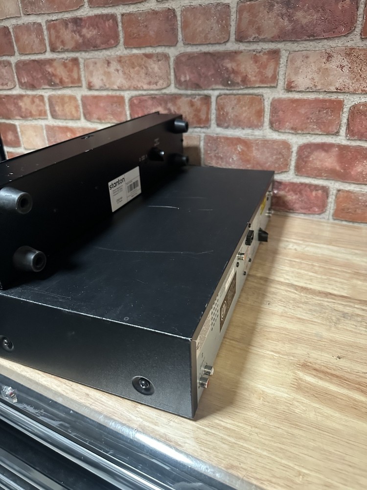 Stanton C.502 Dual Rackmount Digital Plays MP3 Cds( Please READ)