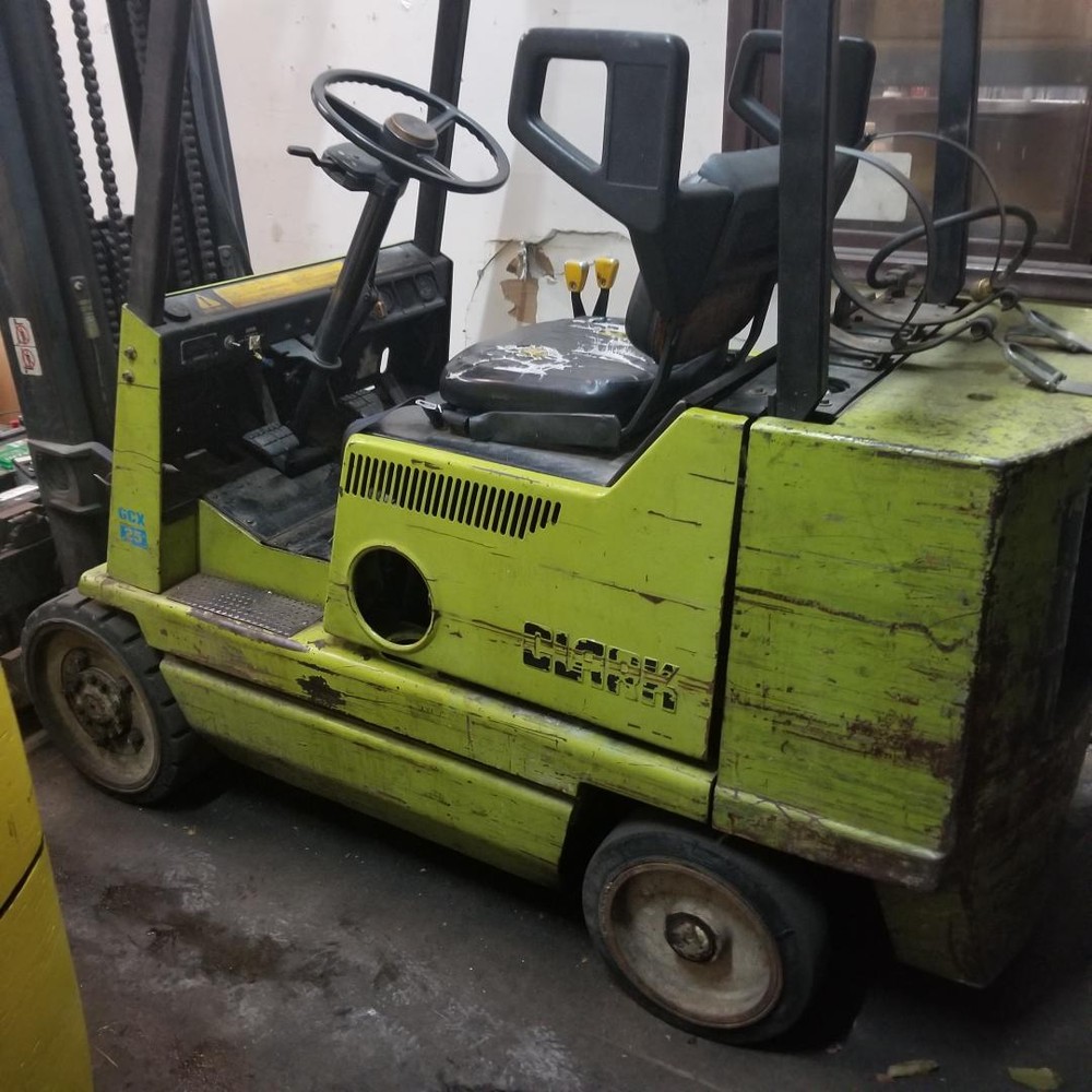 Clark GCX25 Propane Forklift - Needs repairs