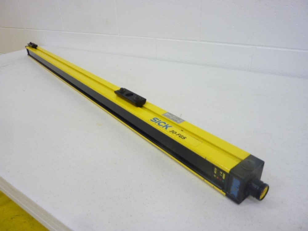 SICK OPTIC ELECTRONIC Light Curtain FGSE 1200-22 Used #45826