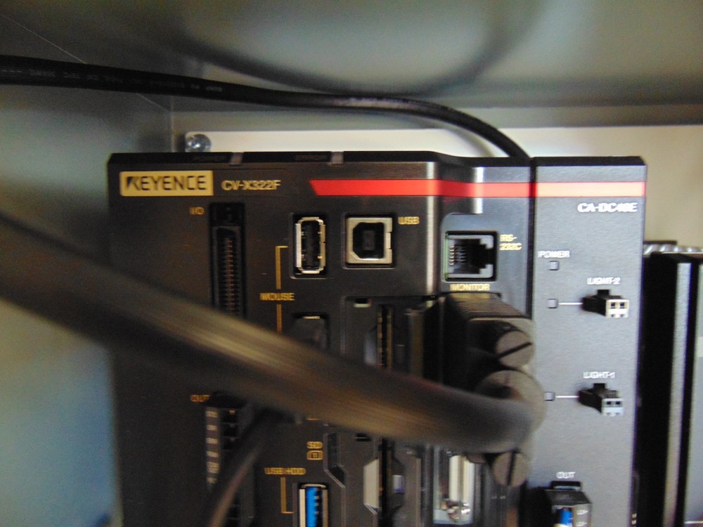 KEYENCE CV-322F / CA-DC40E / CA-U4 VISION SYSTEM CONTROLL IN HOFFMAN BOX