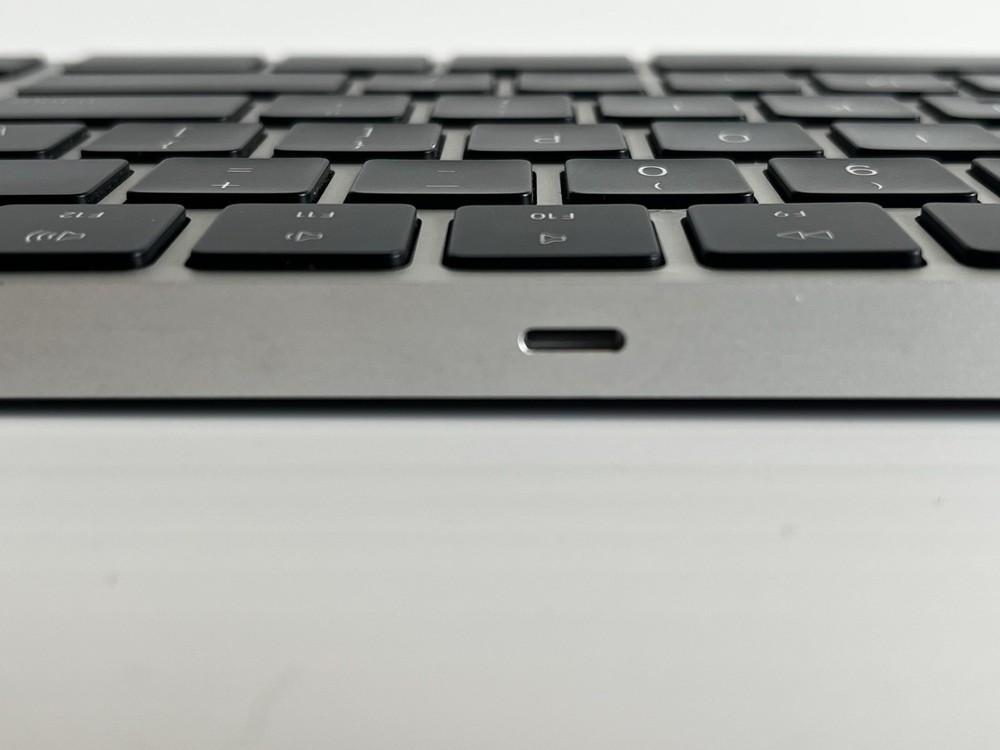 Apple Magic Keyboard w/ Num Keypad A1843 + Magic Mouse 2 A1657 (Black / Silver)
