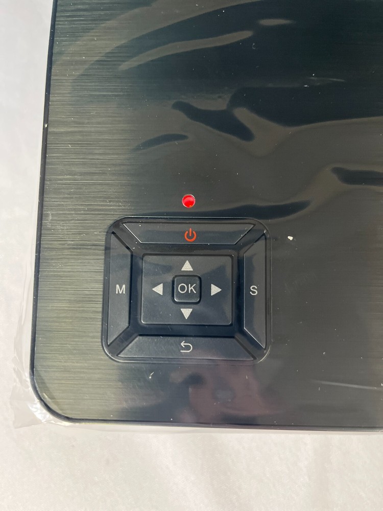 EGate E03i31 Black Silver Portable LED Projector With Remote Control