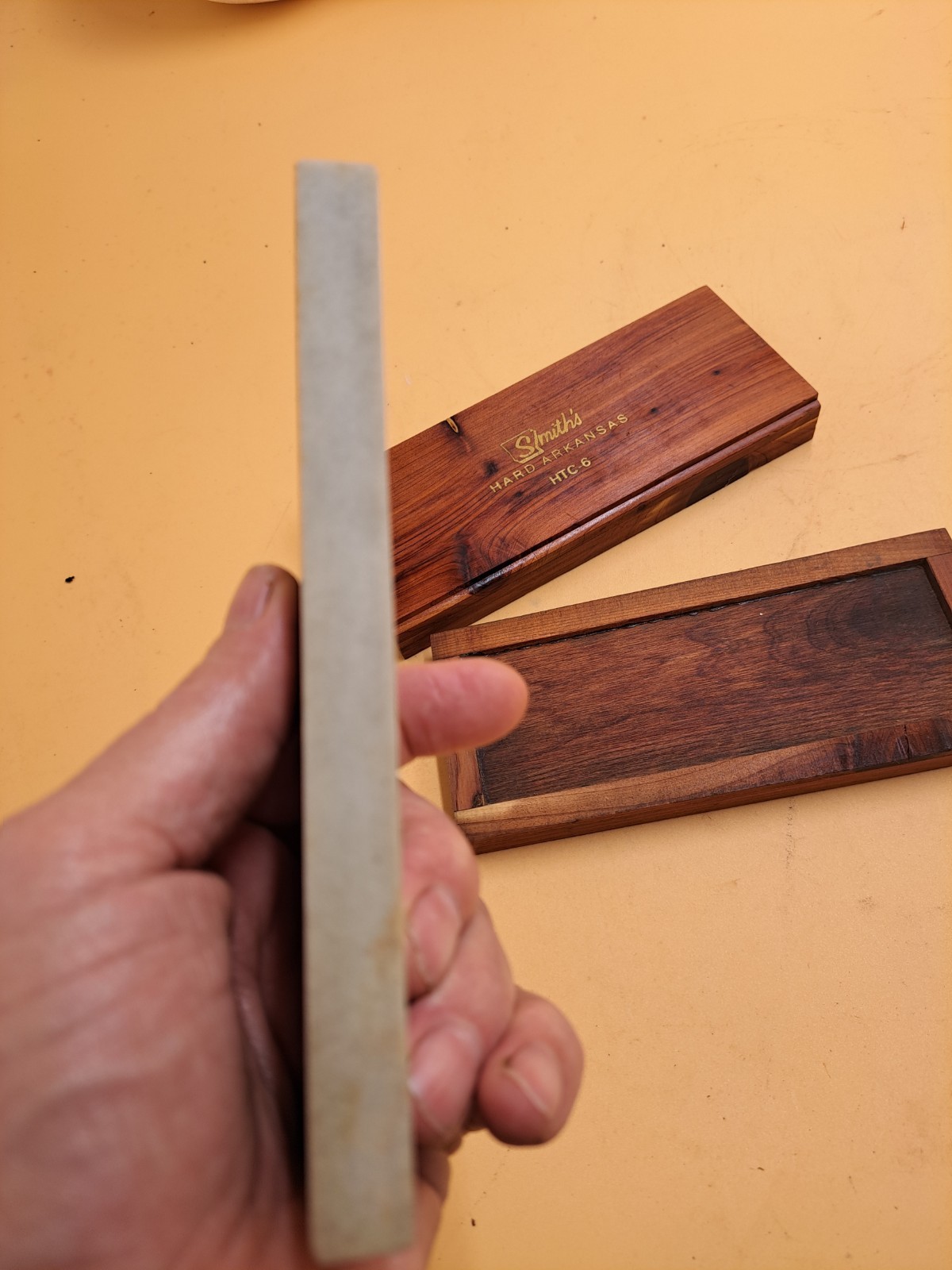 Vintage Smith’s HTC-6 Hard Arkansas Knife Sharpening Stone Cedar Wooden Box VGC