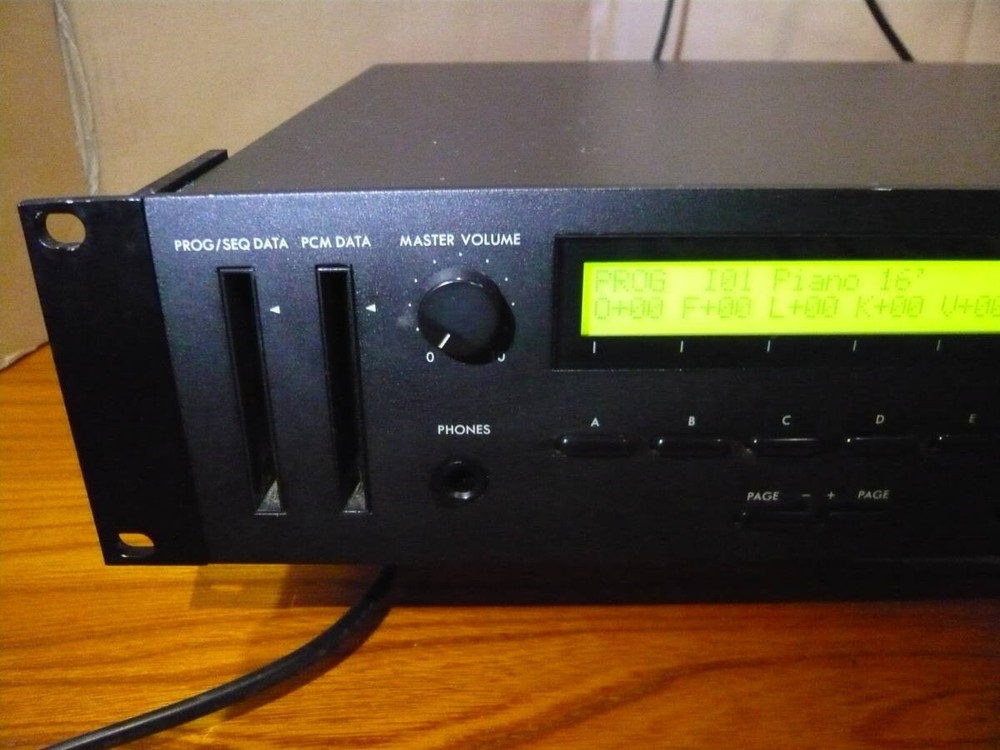 Korg M1R Rack Mount Synthesizer Sound Module