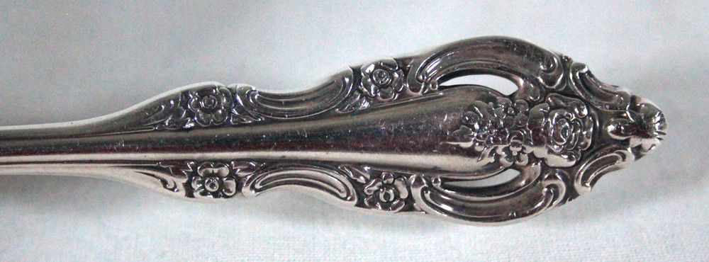 1965 SOLID SERVING FORK SILVER ARTISTRY (SILVERPLATE)BY ONEIDA SILVER 7.25" LONG