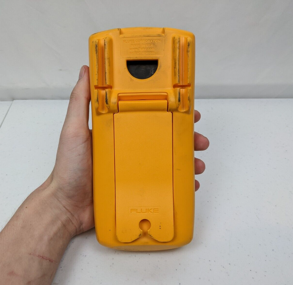 Fluke 717 100G Pressure Calibrator
