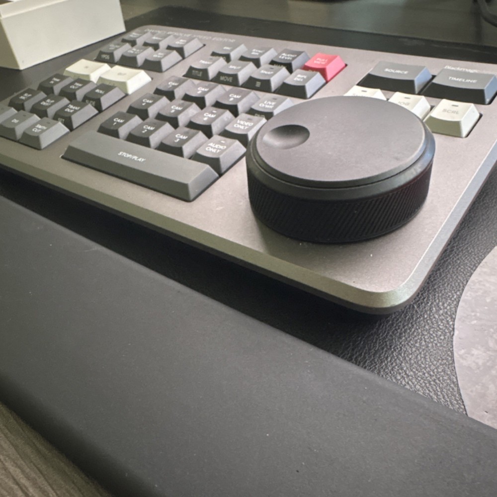 Blackmagic Design DaVinci Resolve Speed Editor Video Editing Controller USB-C