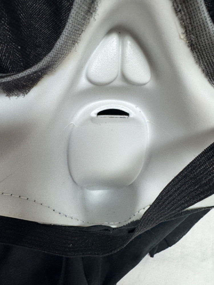 EASTER UNLIMITED - RUBBER AND CLOTH SCREAM FACE MASK - DATED 2014
