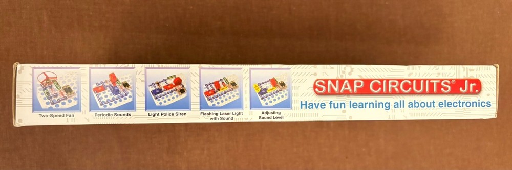 ELENCO Snap Circuits Jr.� 100 Experiments Electronics Discovery Kit