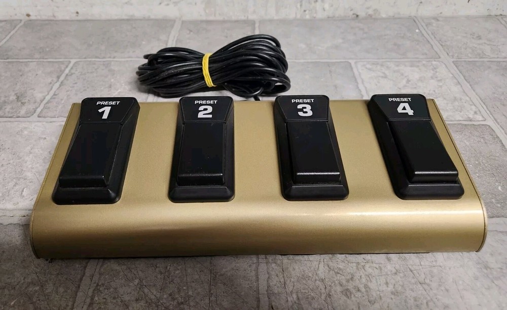 BEHRINGER FS114 Foot Pedal Switch Gold Controller
