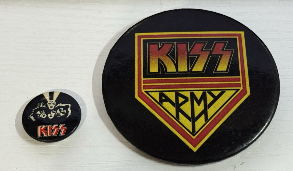 KISS HOTLINE 3 Inch Button - ARMY VERSION AUCOIN 1977 & 1 Inch button