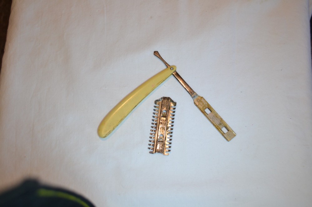 STRAIGHT RAZOR DURHAM DUPLEX WITH CELLULOID HANDLE