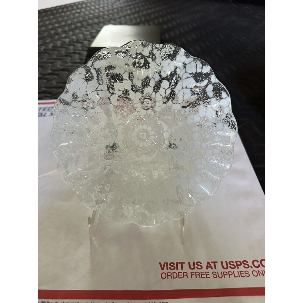 White Snowflake Design In Clear Glass Small Candy Dish Beautiful Pattern 7” EUC