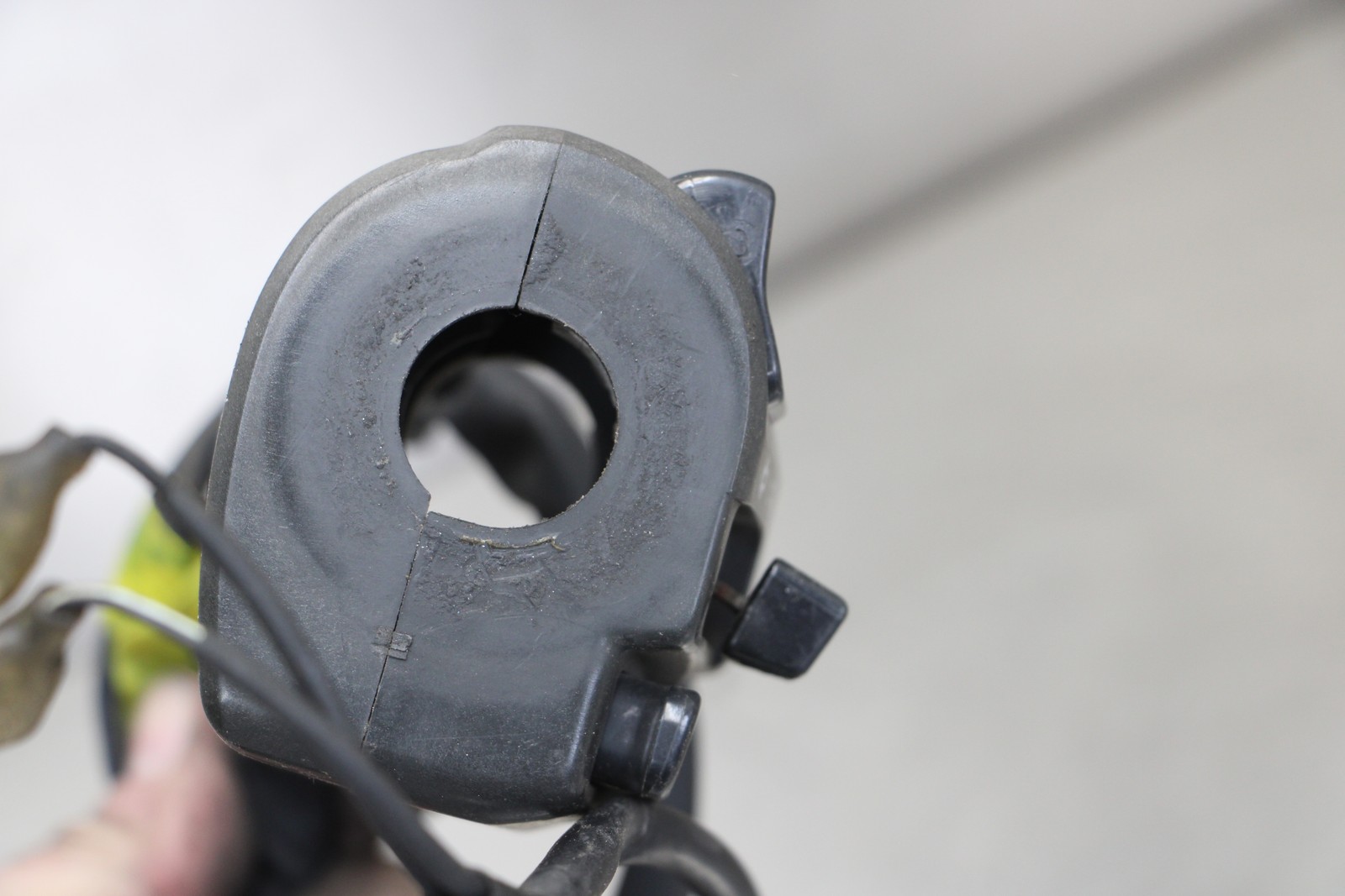 07-08 YAMAHA YZF R1 LEFT CLIP ON HANDLE HORN SIGNALS SWITCH SWITCHES