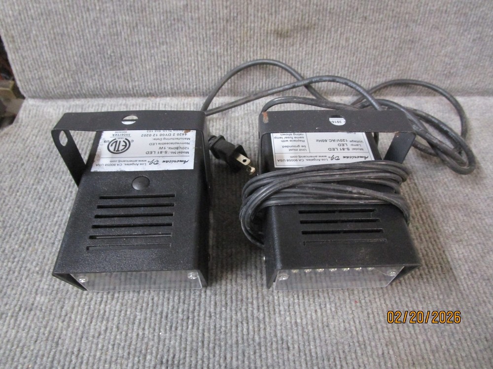 2 American DJ S-81 LED Light