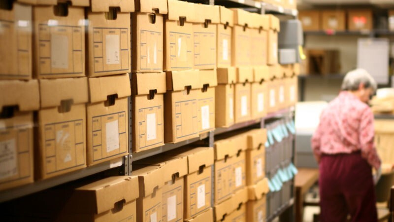 " 10 POUND LOT" Ephemera- 400+ pages- mixed media, old & new, Estate finds.#PC18