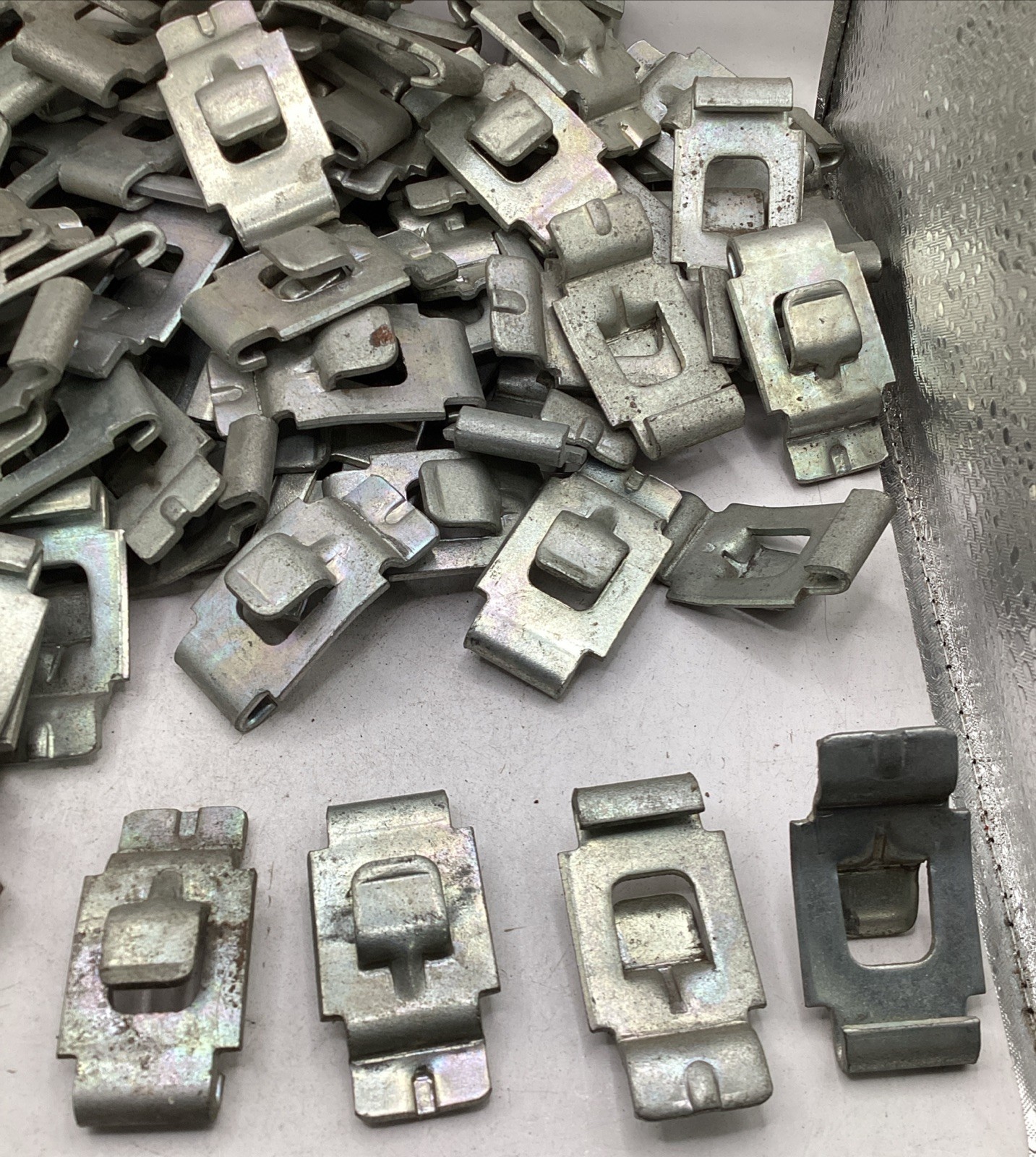 Steel Metal Shelf Clips - Commercial Industrial Shelving (lot of 100)