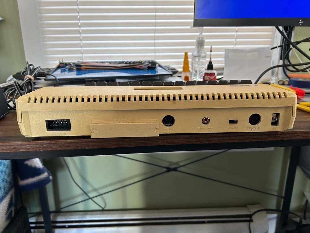 Atari 800XL Computer System Tested Working no power or game included