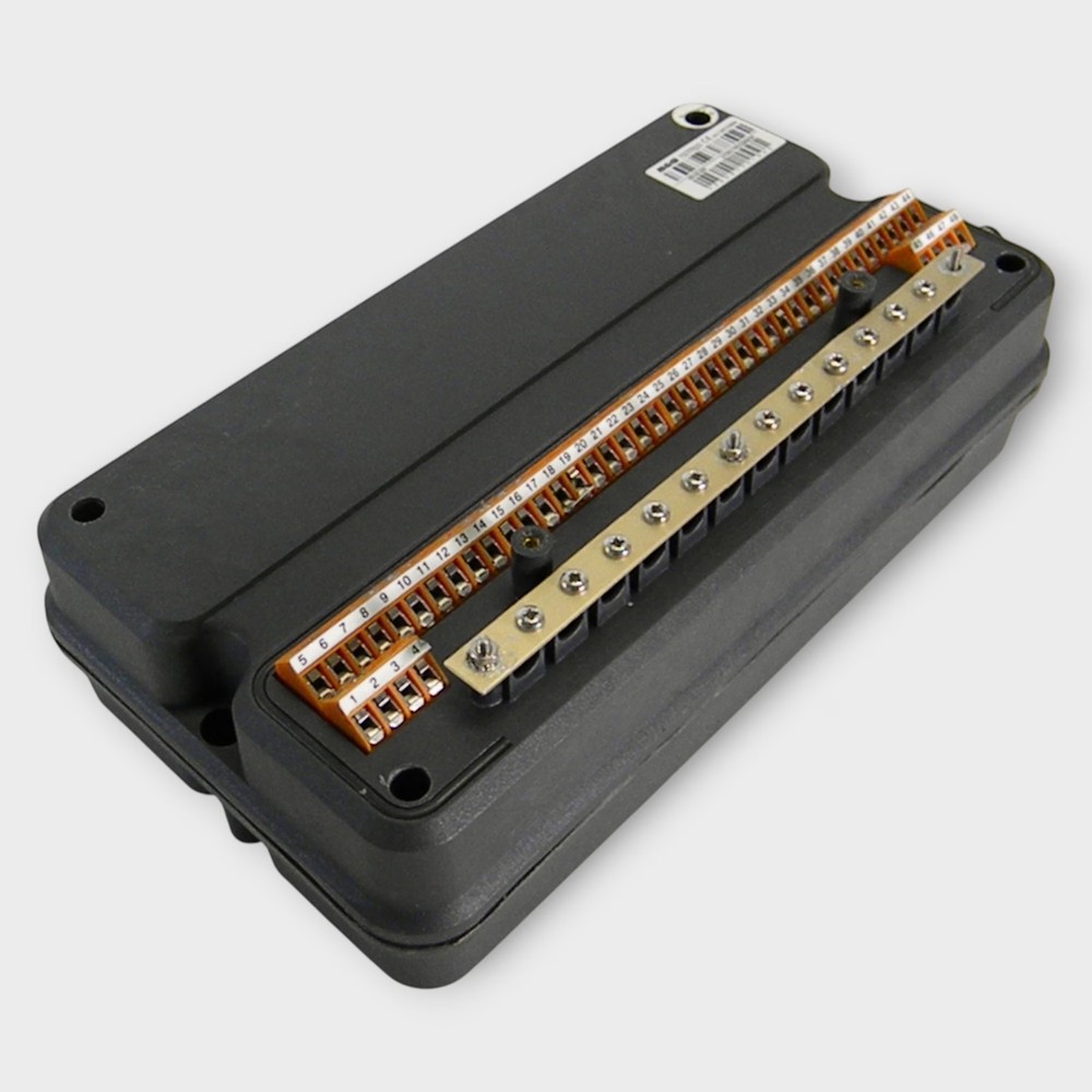 B&G Hydra 2000 H2000 Processor w/ Wind Functions - 330-00-005 - Fully Tested