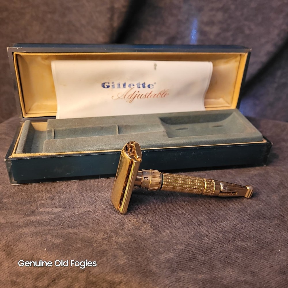 Gillette Toggle Adjustable 1960 Safety Razor with Case - Version 4 (f4) (VW964)