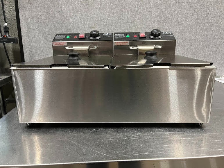MainStreet Equipment 20 lb. Dual Tank Electric Countertop Fryer - 110V, 3,300W