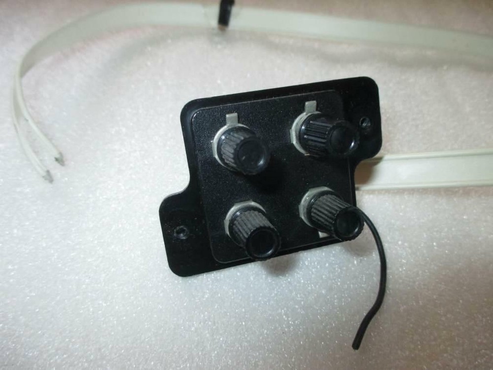 Kenwood KT-5300 Antenna Terminal Post Panel