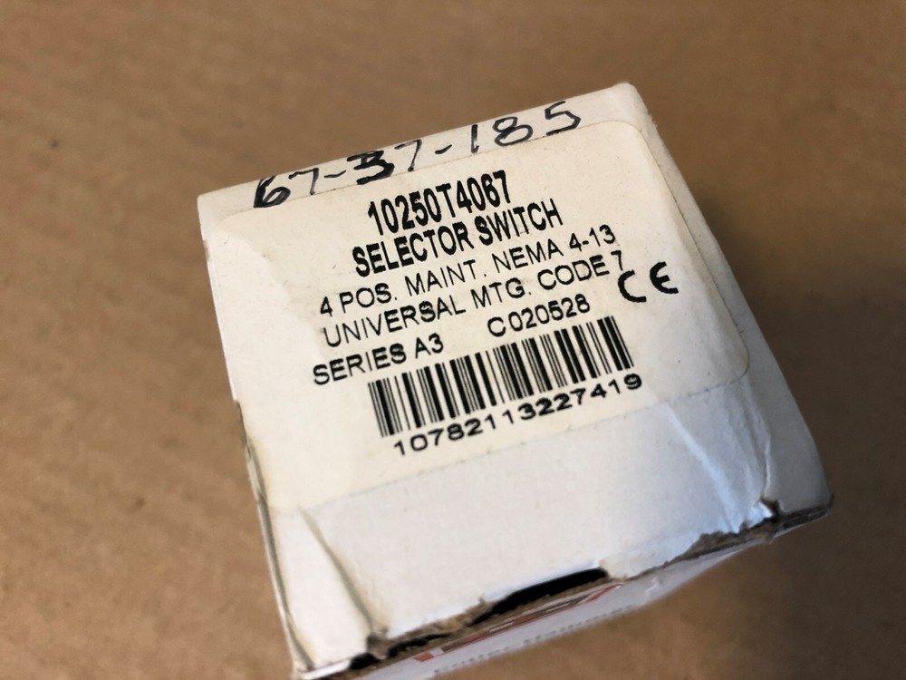 Switch, selector switch, Cutler Hammer, 10250T4067