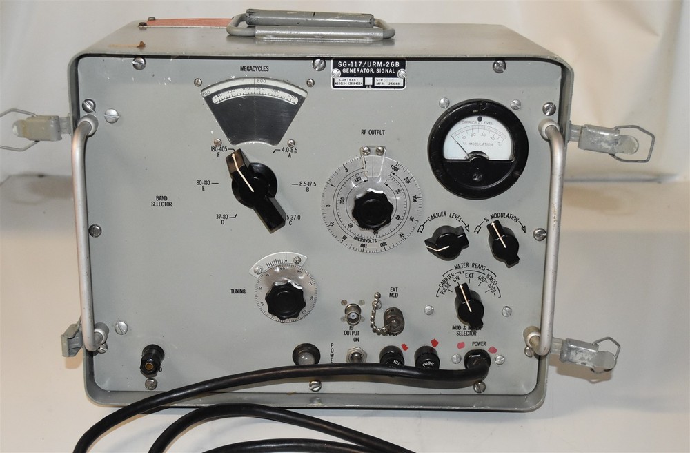 AN/URM-26B RF SIGNAL GENERATOR