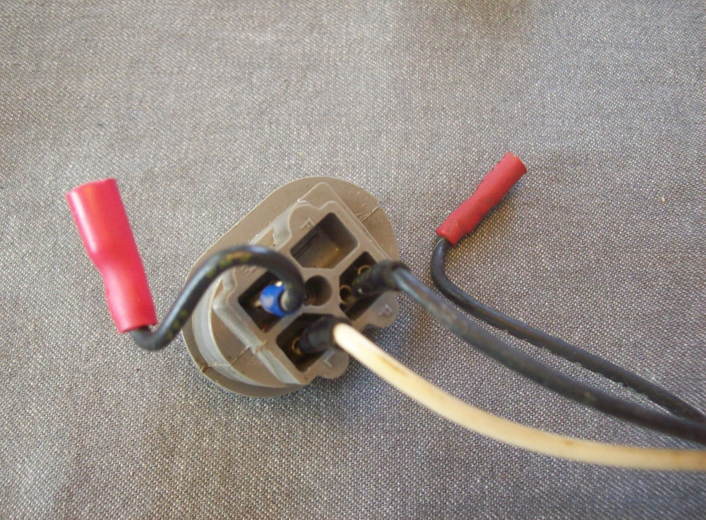 Singer Touch & Sew 620 Sewing Machine Light Socket Unit with Switch & Misc Parts