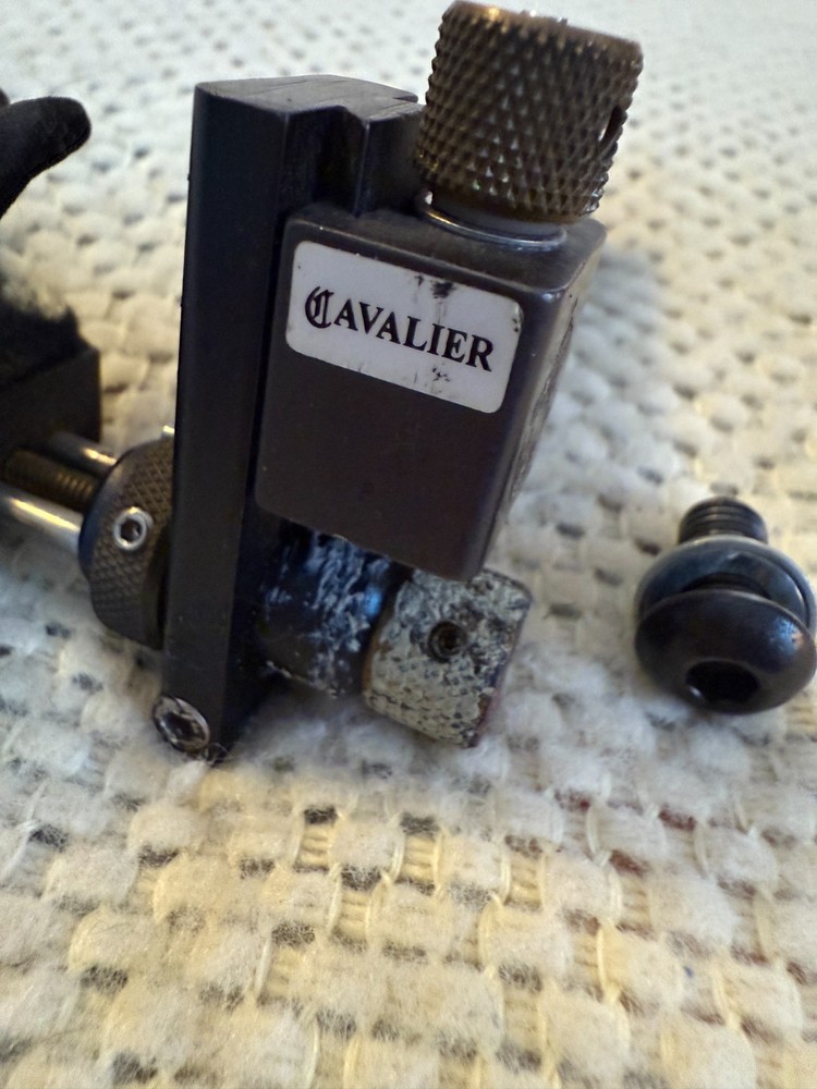 Cavalier Dual Prong Flipper Rest