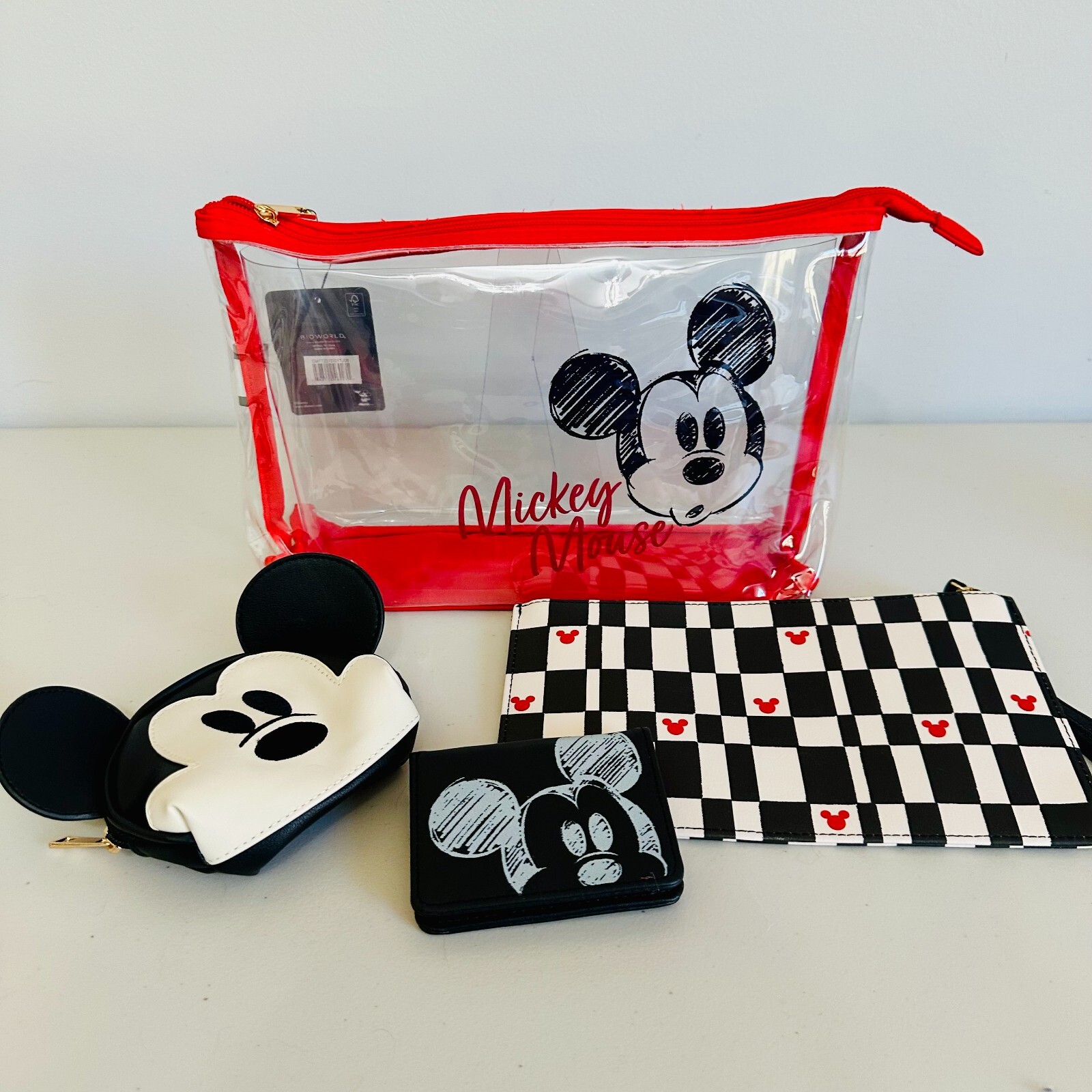 BIOWORLD MICKEY MOUSE 4-PIECE WRISTLET WALLET CARDHOLDER COSMETIC CASE GIFT SET