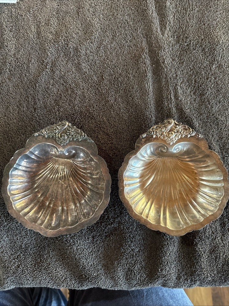Vintage Wallace Baroque Silverplate Nut Dishes Pair Shell Shape Pattern 277