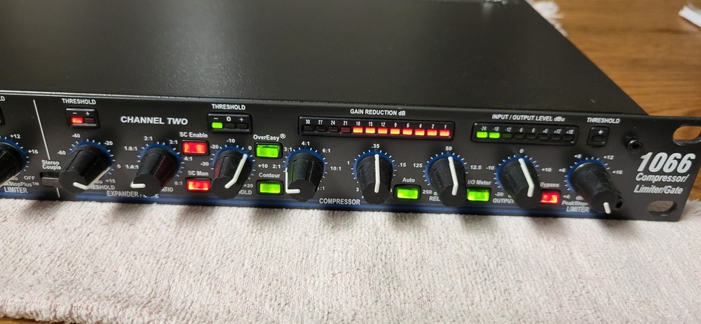 DBX 1066 Dual Compressor Gate Limiter (C)