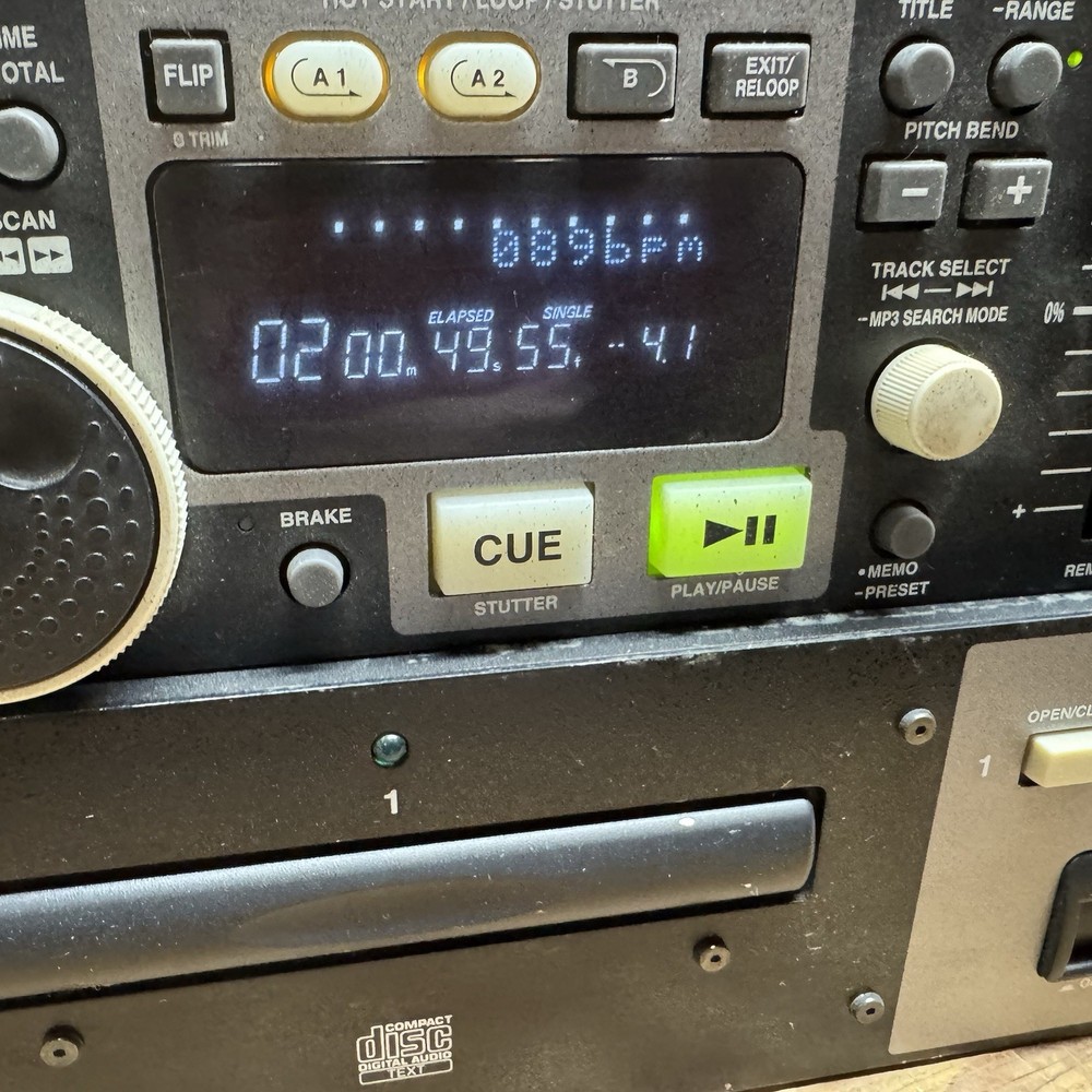 DENON DN-D4500 Dual Digital Media Machine DJ Double CD MP3 player WORKS GREAT!!