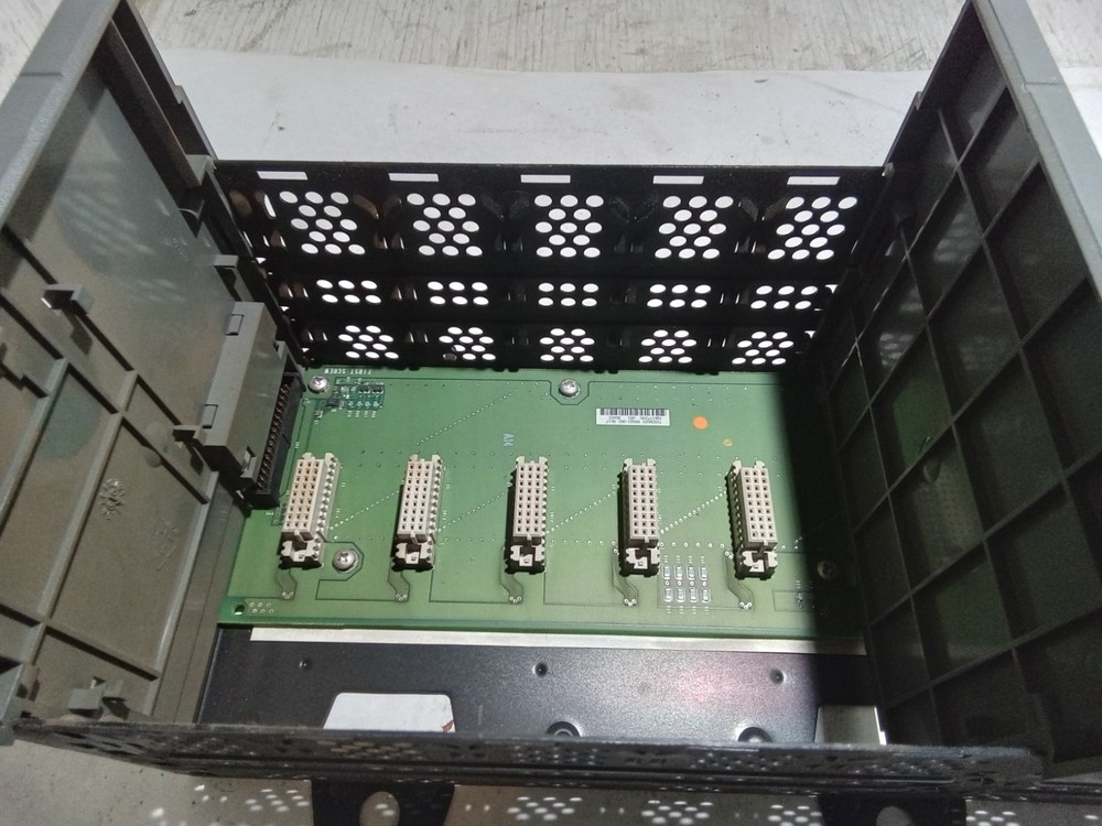 Allen-Bradley 1746-A10 SER B (H8B)